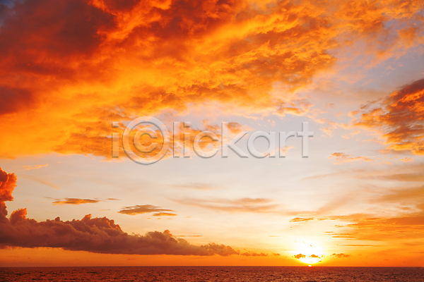 사람없음 JPG 포토 해외이미지 구름(자연) 바다 발리 아시아 오렌지 인도네시아 일몰 태양 파도 하늘 해외202008 햇빛