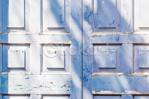 사람없음 JPG 포토 해외이미지 건물 건축양식 그런지 꽃 디자인 목재 묘사 문 백그라운드 여름(계절) 옛날 외관 전통 주택 질감 컬러풀 파란색 패턴 페인트 프레임 해외202008