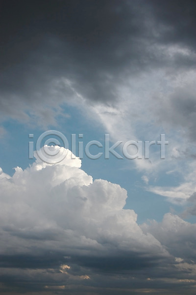 위험 사람없음 JPG 포토 해외이미지 검은색 구름(자연) 날씨 뇌우 백그라운드 야외 어둠 자연 장면 천국 폭풍 폭풍우 하늘 해외202008 회색 흐림
