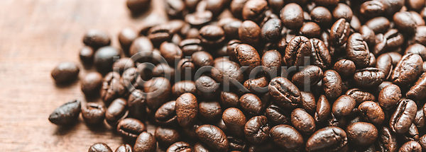 신선 사람없음 JPG 포토 해외이미지 갈색 검은색 굽기 그런지 그룹 낟알 내추럴 농업 농작물 맛 목재 배너 백그라운드 벽지 빛 씨앗 아로마 어둠 에너지 에스프레소 오렌지 우주 음료 음식 재료 질감 카페인 커피 콩 탁자 패턴 해외202008 해외포토 향 향기 흙더미