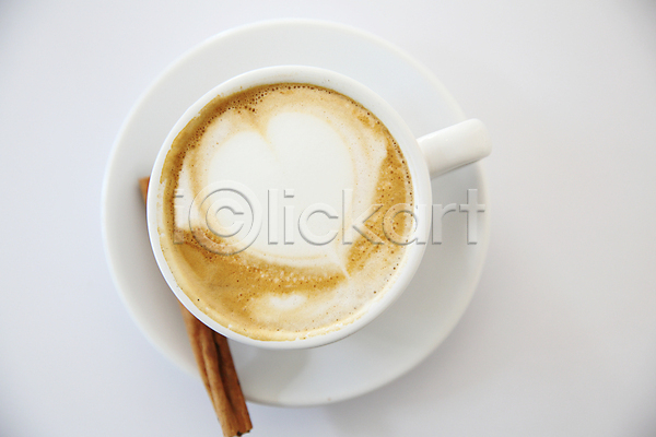 사람없음 JPG 포토 하이앵글 해외이미지 카푸치노 커피잔 컵받침 해외202008 흰배경