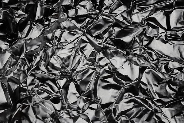 사람없음 JPG 포토 해외이미지 흑백 거친 검은색 구김 그런지 금속 반사 백그라운드 빛 알루미늄 은박지 은색 질감 추상 패턴 표면 해외202008 흰색