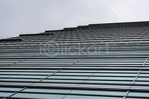 사람없음 JPG 포토 해외이미지 건물 건축양식 고층빌딩 도시 바르샤바 블록 사무실 외관 유리 탑 폴란드 해외202008