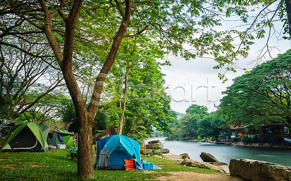 사람없음 JPG 포토 해외이미지 야외 주간 캠핑 캠핑장 텐트 풍경(경치) 하늘 해외202008