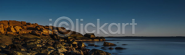 활발 사람없음 JPG 포토 해외이미지 구름(자연) 노르웨이 덩어리 동물 물 바다 바람 바위 빛 섬 스칸디나비아 여름(계절) 여행 일몰 자연 저녁 태양 파도 파란색 풍경(경치) 하늘 해외202008 햇빛