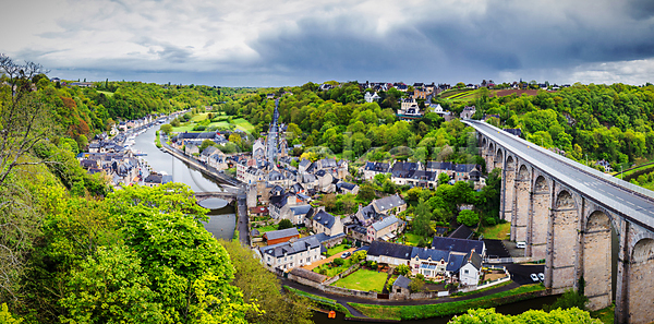 함께함 JPG 포토 해외이미지 거리 역사 옛날 전통 조언 좁은 주택 타운 파란색 풍경 하늘 해외202008 해외포토