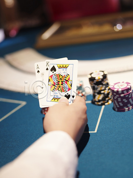 신체부위 JPG 포토 게임 고객 놀이 놀이용품 도박 레저 블랙잭 세로 손 손짓 실내 칩(놀이용품) 카지노 포커칩