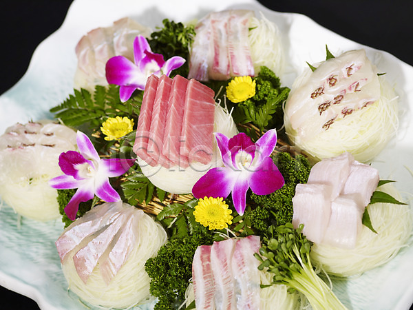 사람없음 JPG 포토 검은배경 꽃 새싹 생선회 실내 일본음식 장식 접시 파슬리 해산물