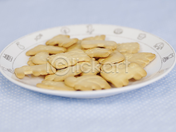 사람없음 JPG 아웃포커스 포토 가로 과자 그릇 다람쥐 동물모양 사자 스튜디오촬영 실내 아기용품 이유식 이유식과자 접시 쿠키