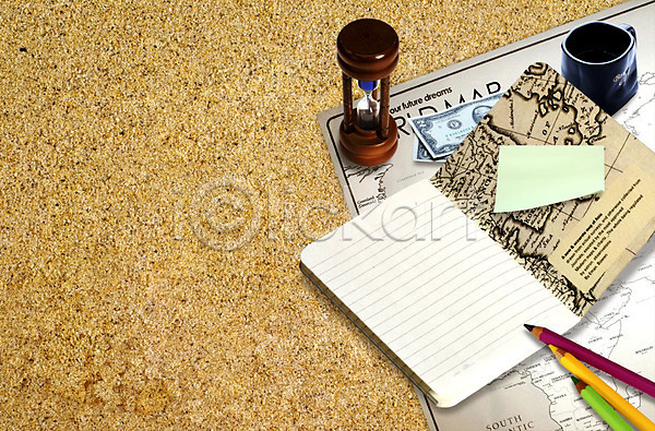 사람없음 PSD 편집이미지 가로 다이어리 달러 돈 머그컵 메모지 모래 모래시계 문구용품 백그라운드 색연필 세계지도 여행 지폐 포스트잇 필기구