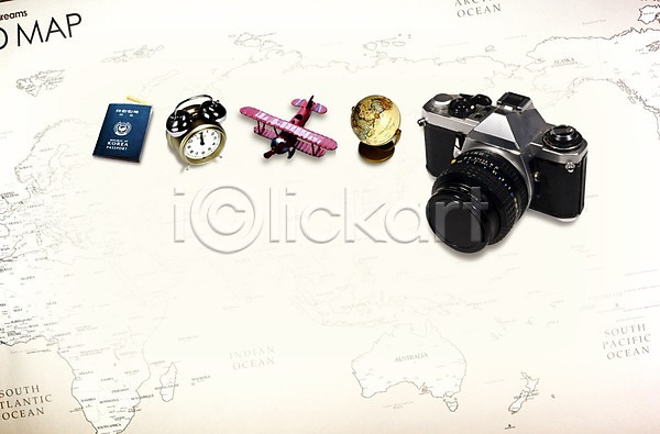 사람없음 PSD 편집이미지 가로 경비행기 모형 백그라운드 비행기 세계 세계지도 시계 여권 여행 자명종 장난감 지구본 지도 카메라