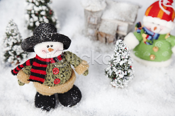 사람없음 JPG 아웃포커스 포토 건물 겨울 계절 나무 눈(날씨) 눈사람 모자(잡화) 모형 목도리 스튜디오촬영 식물 실내 오브젝트 인형 자연 주택 크리스마스트리