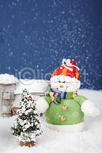 사람없음 JPG 포토 건물 겨울 계절 나무 눈(날씨) 눈사람 모자(잡화) 모형 목도리 스튜디오촬영 식물 실내 오브젝트 인형 자연 크리스마스트리