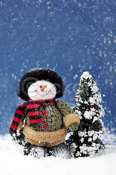 사람없음 JPG 포토 겨울 계절 나무 눈(날씨) 눈사람 모자(잡화) 모형 목도리 스튜디오촬영 식물 실내 오브젝트 인형 자연 크리스마스트리
