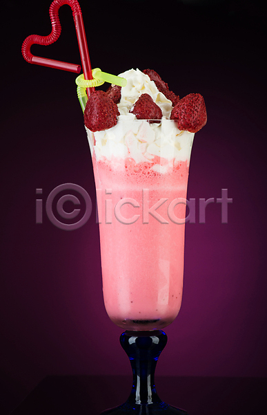 달콤 사람없음 JPG 포토 해외이미지 과일 디저트 딸기 분홍색 쉐이크 아이스크림 유리 음료 음식 칵테일 해외202008 후르츠칵테일