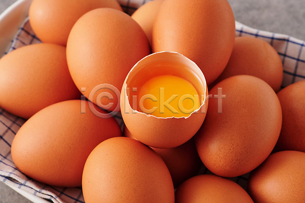 신선 사람없음 JPG 근접촬영 포토 계란 계란껍데기 노른자 단백질 스튜디오촬영 식재료 실내 여러개 유기농 접시 회색배경