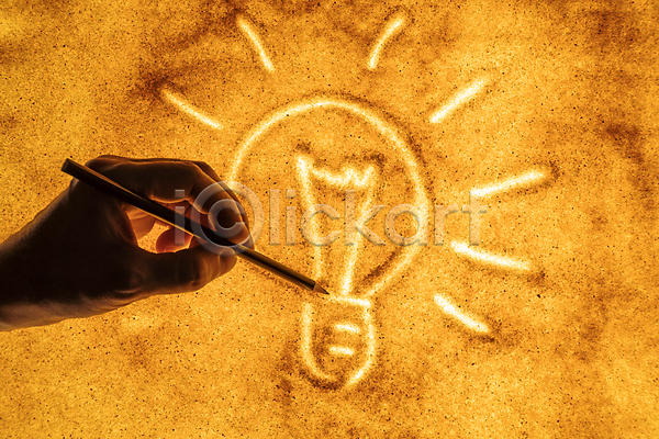 아이디어 신체부위 JPG 포토 해외이미지 그림 모래 빛 샌드아트 손 연필 예술 잡기 전구모양