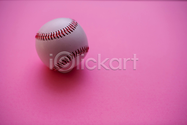 부드러움 사람없음 JPG 포토 해외이미지 가죽 고립 공 공백 백그라운드 분홍색 스포츠 싱글 야구 오브젝트 우주 카피스페이스 해외202009 흰색