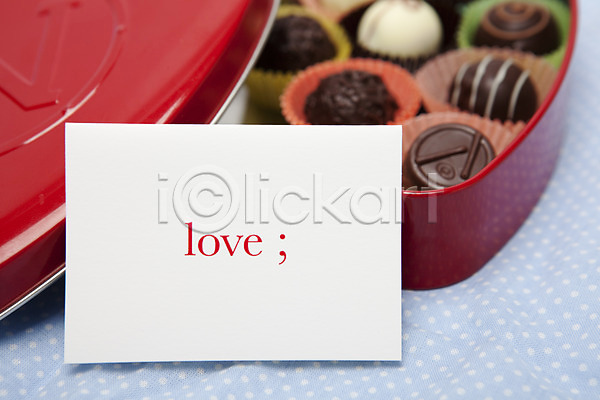 사랑 사람없음 JPG 아웃포커스 포토 가로 기념일 디저트 무늬 물방울무늬 발렌타인데이 백그라운드 스튜디오촬영 실내 음식 이벤트 장식 초콜릿 카드(감사) 패턴 포장지