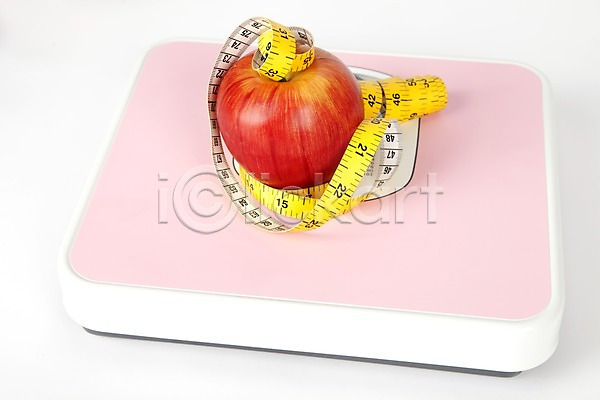 사람없음 JPG 포토 건강 건강관리 과일 누끼 다이어트 다이어트음식 무게 사과(과일) 스튜디오촬영 식물 실내 웰빙 자 줄자 체중계 치수 한개