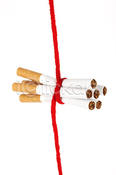 사람없음 JPG 포토 건강 건강관리 경고 금연 끈 누끼 담배 묶기 스튜디오촬영 실내 알림 캠페인