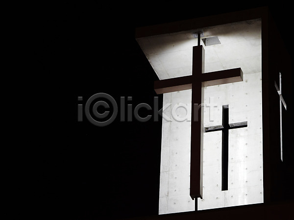 사람없음 JPG 포토 교회 기독교 기독교용품 백그라운드 빛 십자가 야간 오브젝트 조명 종교 종교용품
