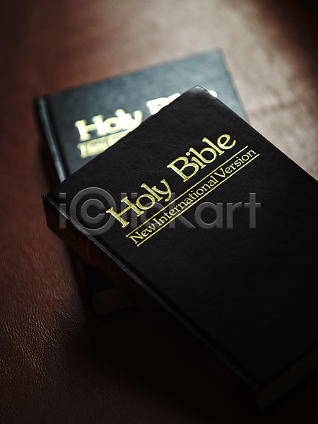 사람없음 JPG 포토 교회 기독교 기독교용품 백그라운드 성경 실내 오브젝트 종교 종교용품 책 표지