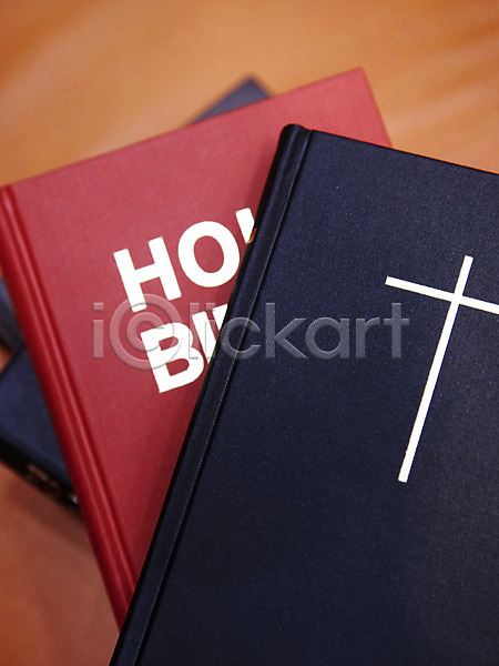 사람없음 JPG 포토 교회 기독교 기독교용품 백그라운드 성경 실내 십자가 오브젝트 종교 종교용품 책 표지