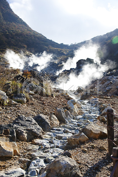 사람없음 JPG 포토 구름(자연) 돌(바위) 바위(돌) 산 수증기 아시아 야외 연기 온천 일본 일본문화 자연 조약돌 주간 풍경(경치) 하늘 하코네 화산