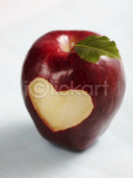 사람없음 JPG 포토 과일 농작물 백그라운드 사과(과일) 스튜디오촬영 식물 실내 열매 음식 하트