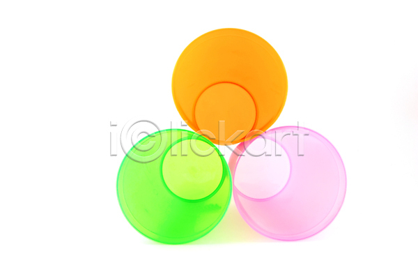 활발 사람없음 JPG 포토 해외이미지 3 고립 기구 기술 머그컵 백그라운드 분홍색 붓기 식기 심플 오렌지 오브젝트 유리 음료 주방 초록색 컵 패턴 플라스틱 해외202009 흰색