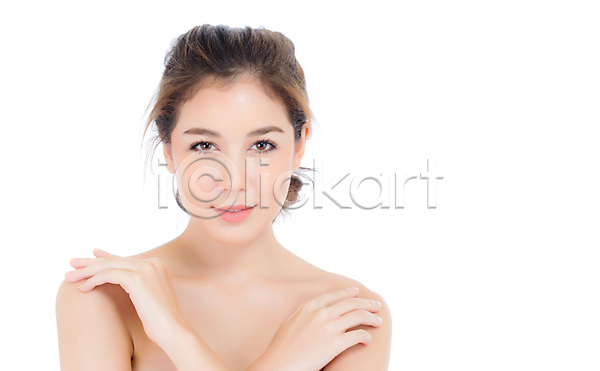 동양인 사람 성인 성인여자한명만 여자 한명 JPG 앞모습 포토 해외이미지 미소(표정) 뷰티 상반신 손짓 응시 피부 피부관리 해외202009 흰배경