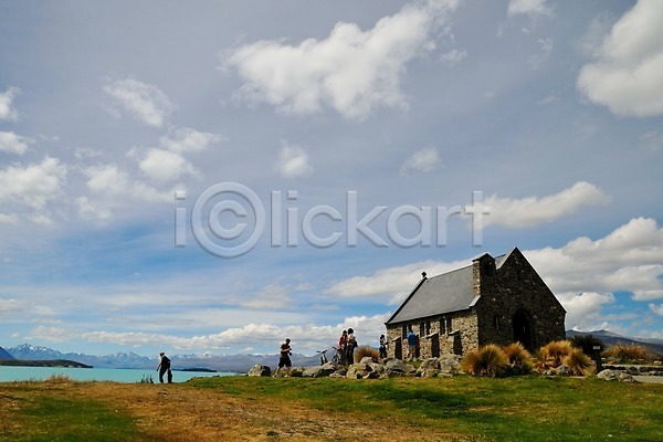 상쾌 여유 여러명 JPG 포토 건물 교회 구름(자연) 뉴질랜드 야외 테카포호수 풍경(경치) 하늘 호수