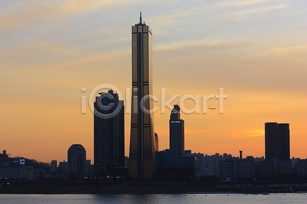 사람없음 JPG 63빌딩 강 건물 구름(자연) 노을 도시 도시풍경 백그라운드 빌딩 서울 야외 일몰 풍경(경치) 하늘 한강 한국
