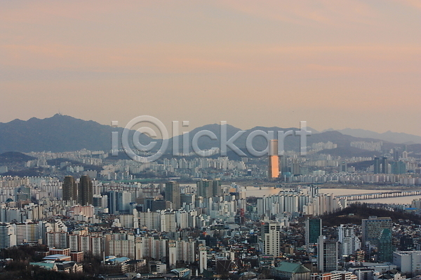 사람없음 JPG 63빌딩 건물 노을 도시 도시풍경 백그라운드 빌딩 산 서울 야외 일몰 풍경(경치) 한국
