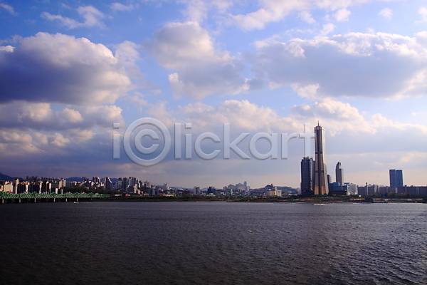 사람없음 JPG 63빌딩 강 건물 구름(자연) 다리(건축물) 도로 도시 도시풍경 백그라운드 빌딩 서울 야외 풍경(경치) 하늘 한강 한국