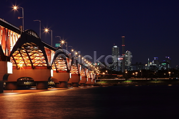 사람없음 JPG 가로등 강 건물 다리(건축물) 도로 도시 도시풍경 백그라운드 빌딩 빛 서울 성산대교 야경 야외 조명 풍경(경치) 한강 한국