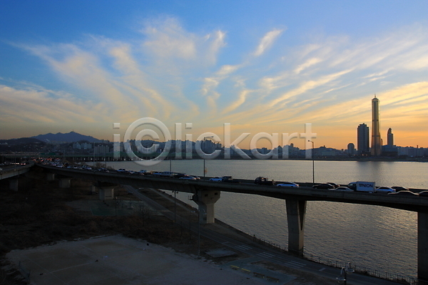 사람없음 JPG 63빌딩 강 강변도로 건물 구름(자연) 노을 도시 도시풍경 백그라운드 산 서울 야외 일몰 풍경(경치) 하늘 한강 한국