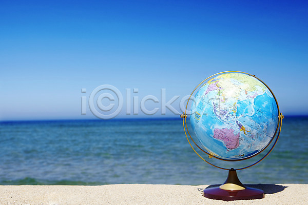 사람없음 JPG 포토 모래 모래사장 바다 야외 여름(계절) 오브젝트 주간 지구 지구본 풍경(경치) 하늘 해변