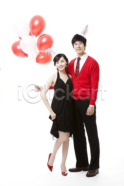 20대 남자 동양인 두명 사람 성인만 여자 청년만 한국인 JPG 앞모습 포토 고깔(모자) 구두 누끼 드레스 모션 모자(잡화) 빨간색 서기 스웨터 스튜디오촬영 이벤트 전신 커플 파티 포즈 풍선 하이힐