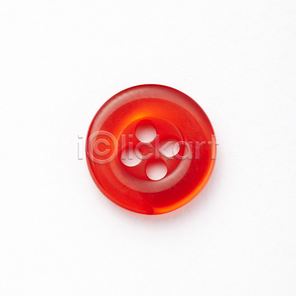 사람없음 JPG 근접촬영 포토 누끼 단추 단추(바느질) 바느질도구 백그라운드 빨간색 스튜디오촬영 실내 오브젝트 한개