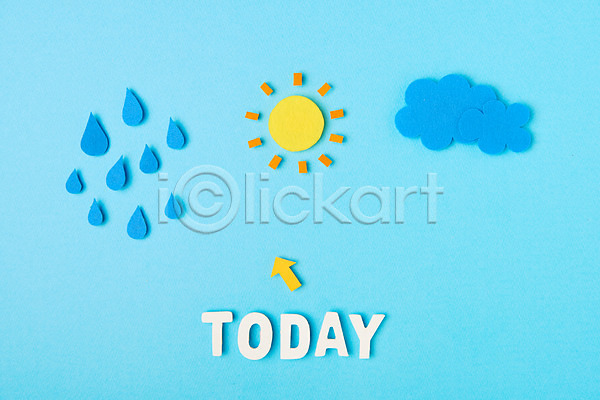사람없음 JPG 포토 하이앵글 구름(자연) 날씨 비(날씨) 스튜디오촬영 실내 여름(계절) 일기예보 장마 태양 파란배경 플랫레이 환경