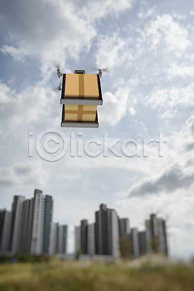사람없음 JPG 포토 4차산업 드론 배송 비행 아파트 야외 운송업 주간 택배 풍경(경치) 하늘