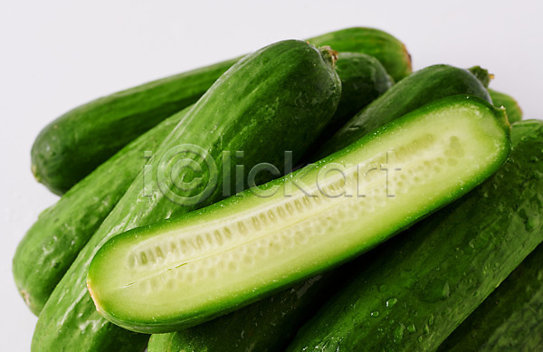 사람없음 JPG 근접촬영 포토 슬라이스 식재료 실내 오이 요리 음식 채소 초록색 회색배경