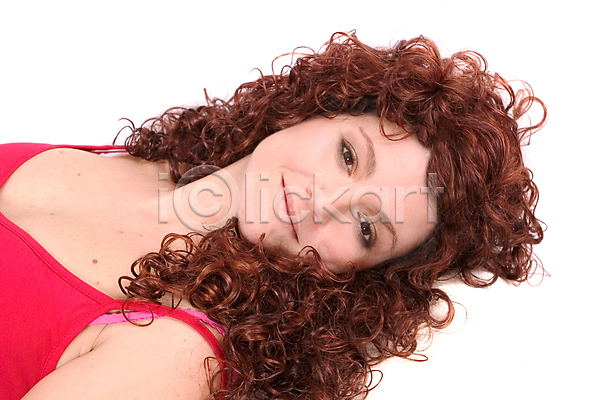 백인 사람 여자 한명 JPG 포토 해외이미지 모델 빨간머리 빨간색 유럽 유행 의료성형뷰티 파마 포즈 피부 피부관리 해외202004 헤어스타일 흰배경