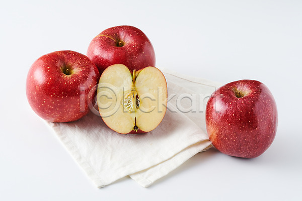 사람없음 JPG 포토 과일 단면 사과 스튜디오촬영 슬라이스 식재료 식탁보 실내 음식 흰배경