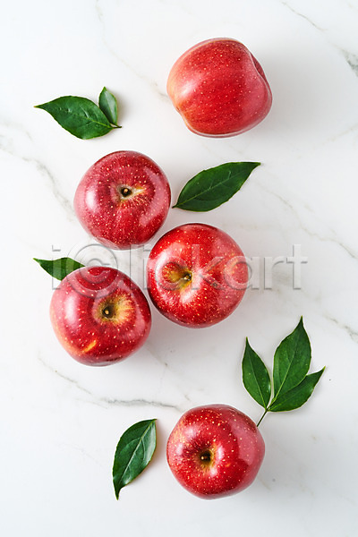 사람없음 JPG 포토 하이앵글 과일 사과 스튜디오촬영 식재료 실내 음식 잎 플랫레이 흰배경