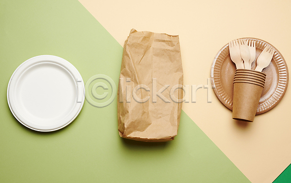 사람없음 JPG 포토 해외이미지 갈색배경 나무포크 쇼핑백 실내 일회용 재활용 접시 종이컵 친환경 포장