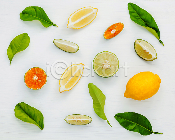 상큼 사람없음 JPG 포토 해외이미지 단면 라임 레몬 실내 오렌지 잎 해외202004 해외202105 흰배경