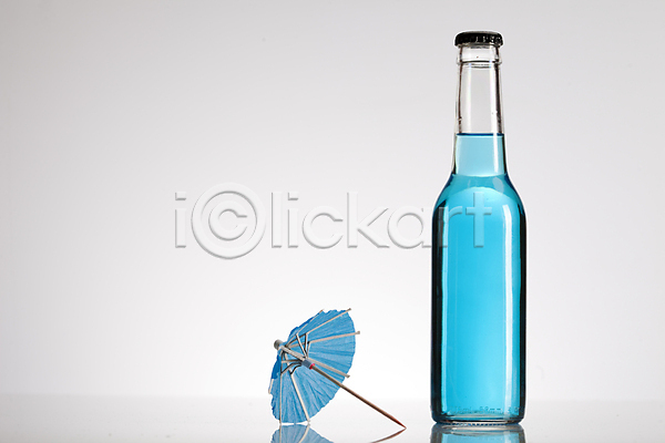 사람없음 JPG 포토 해외이미지 물 술병 알코올 음료 주류 칵테일 파란색 해외202004